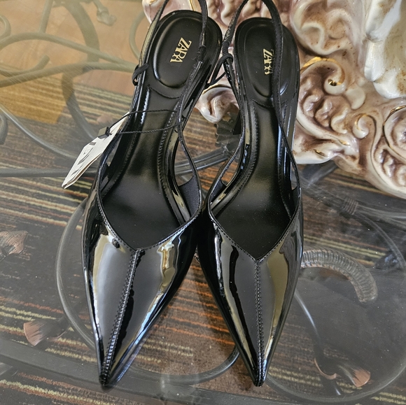 Shoes - Picture 2 of 6